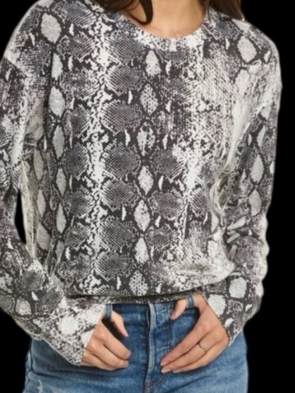 Express Snake-Print Long Sleeve Tee in Gray and White